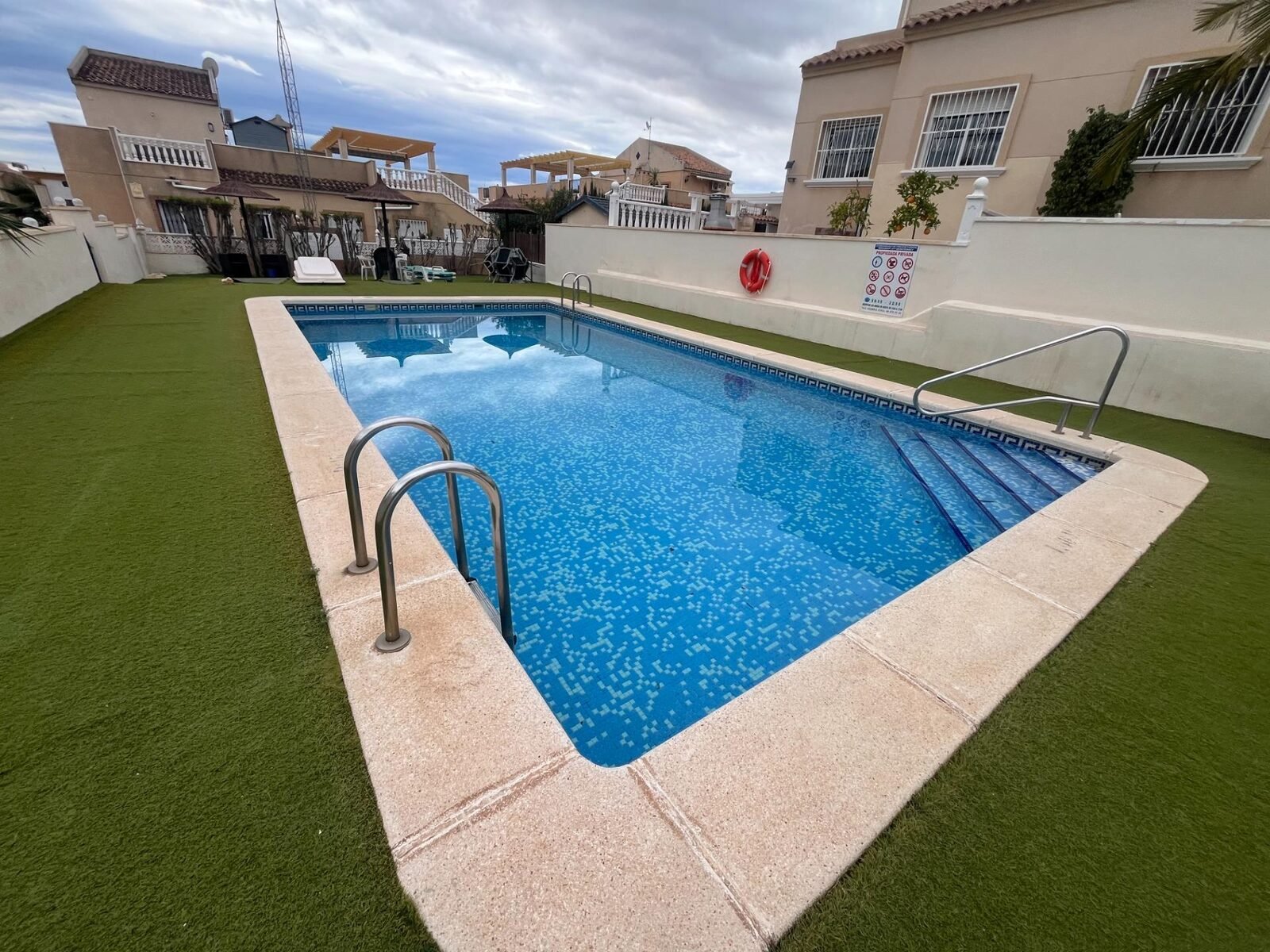 Piscina con vista despejada