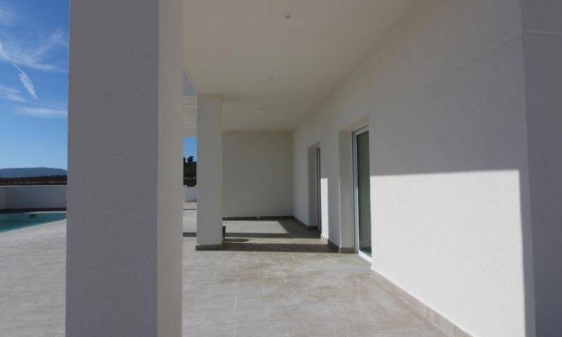 Espacio exterior moderno y luminoso