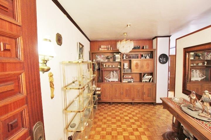 Interior de una sala acogedora