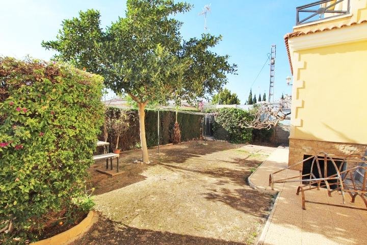 Jardín con espacio al aire libre