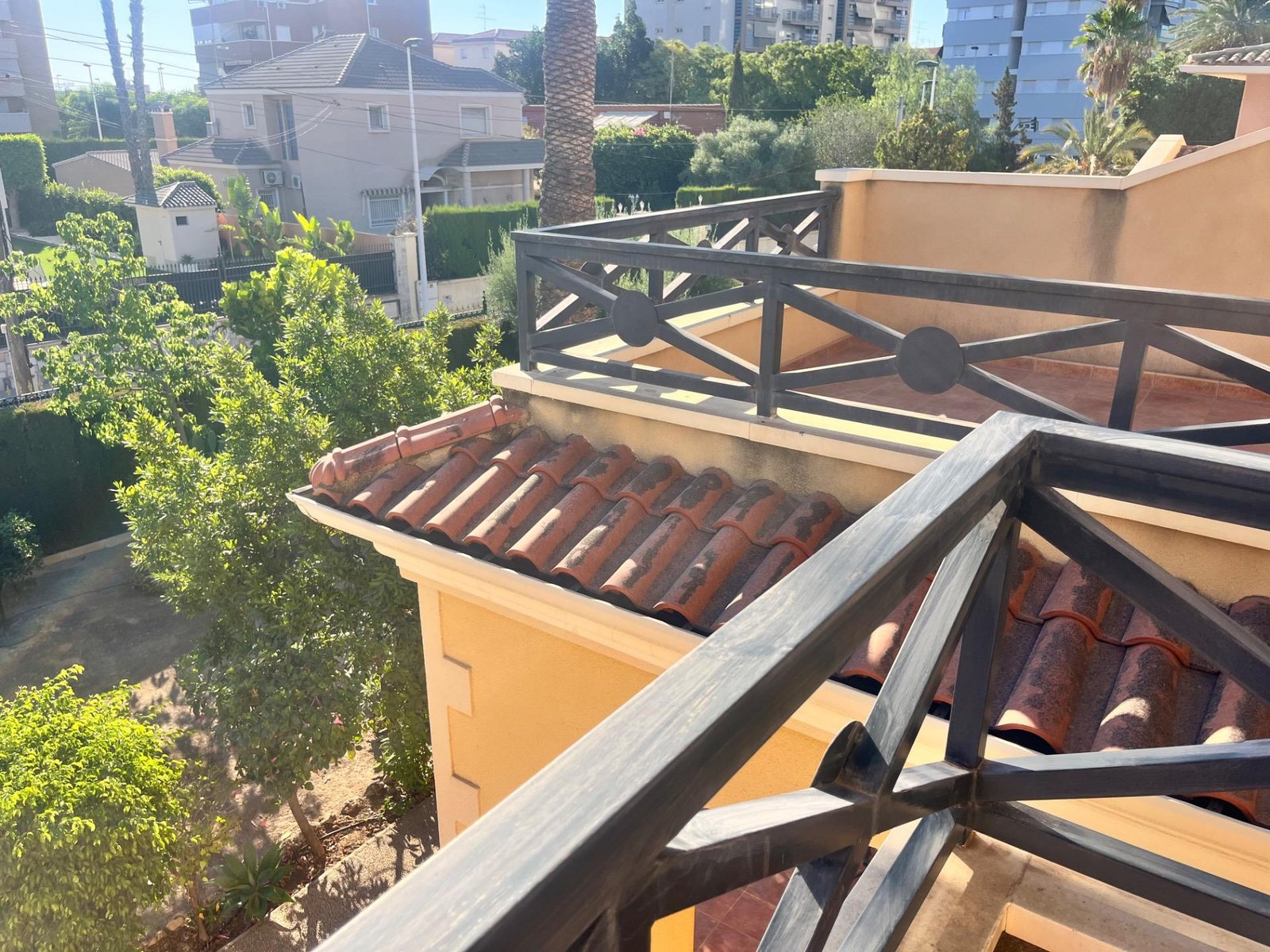 Terraza con vista a jardines