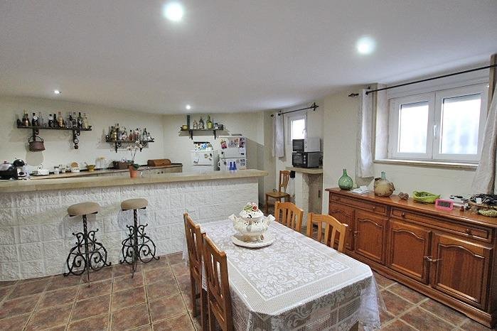 Cocina moderna y acogedora