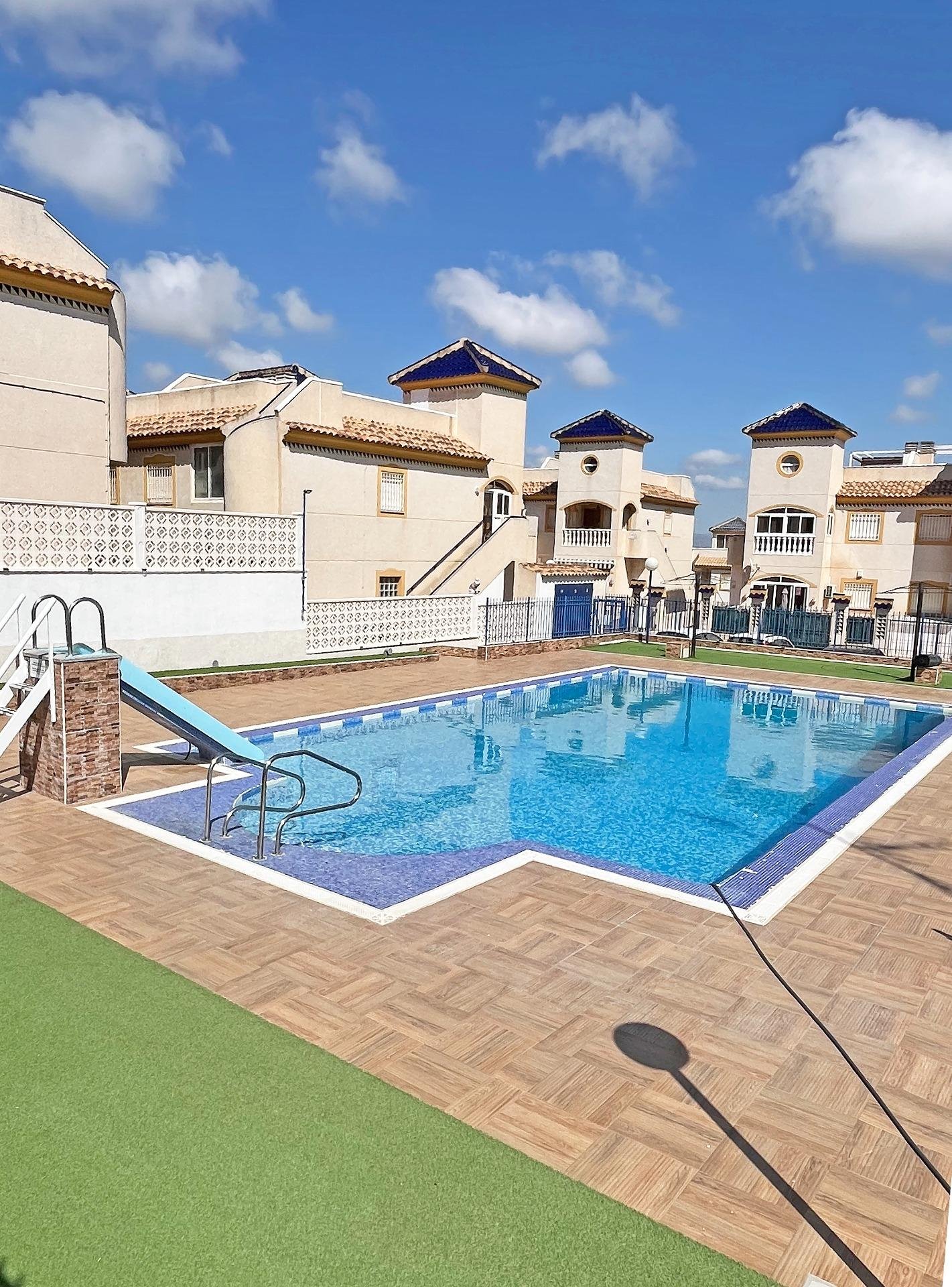 Piscina en un complejo residencial