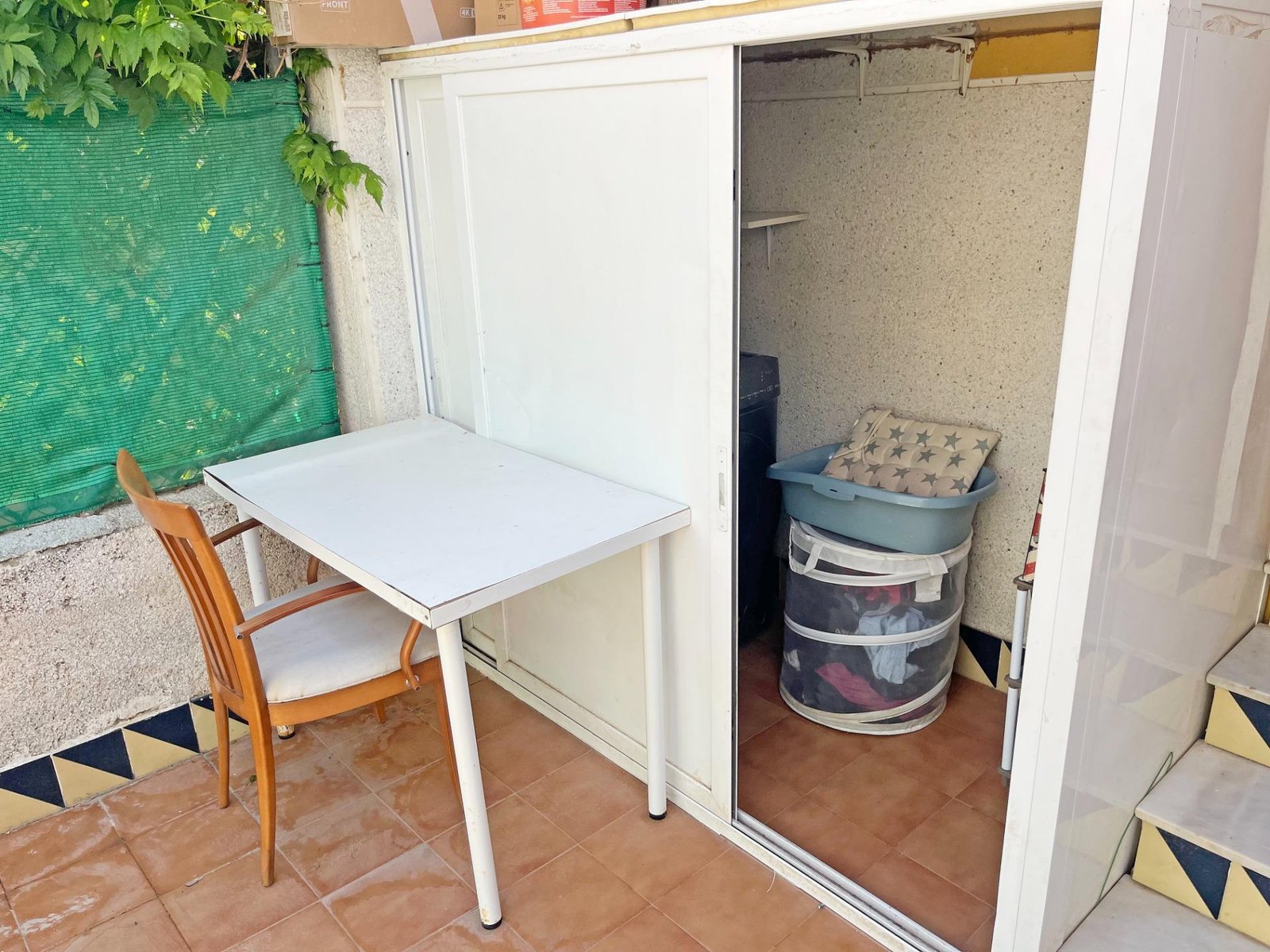 Pequeño cuarto de almacenamiento
