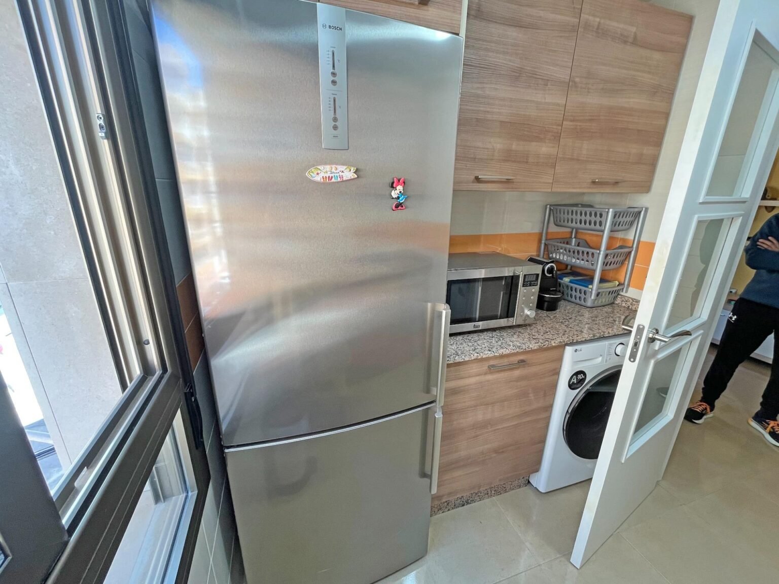 Cocina moderna con electrodomésticos