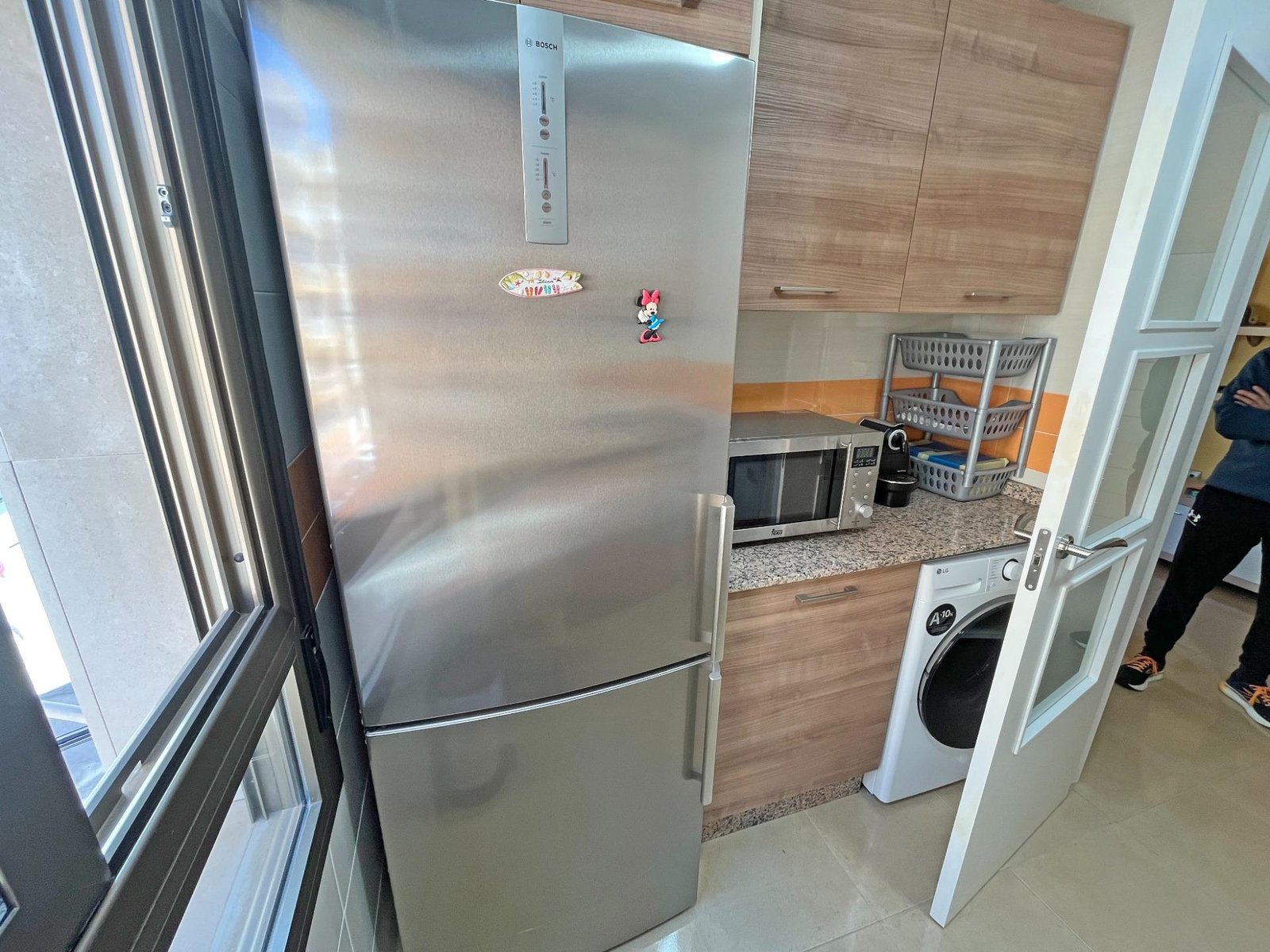 Cocina moderna con electrodomésticos