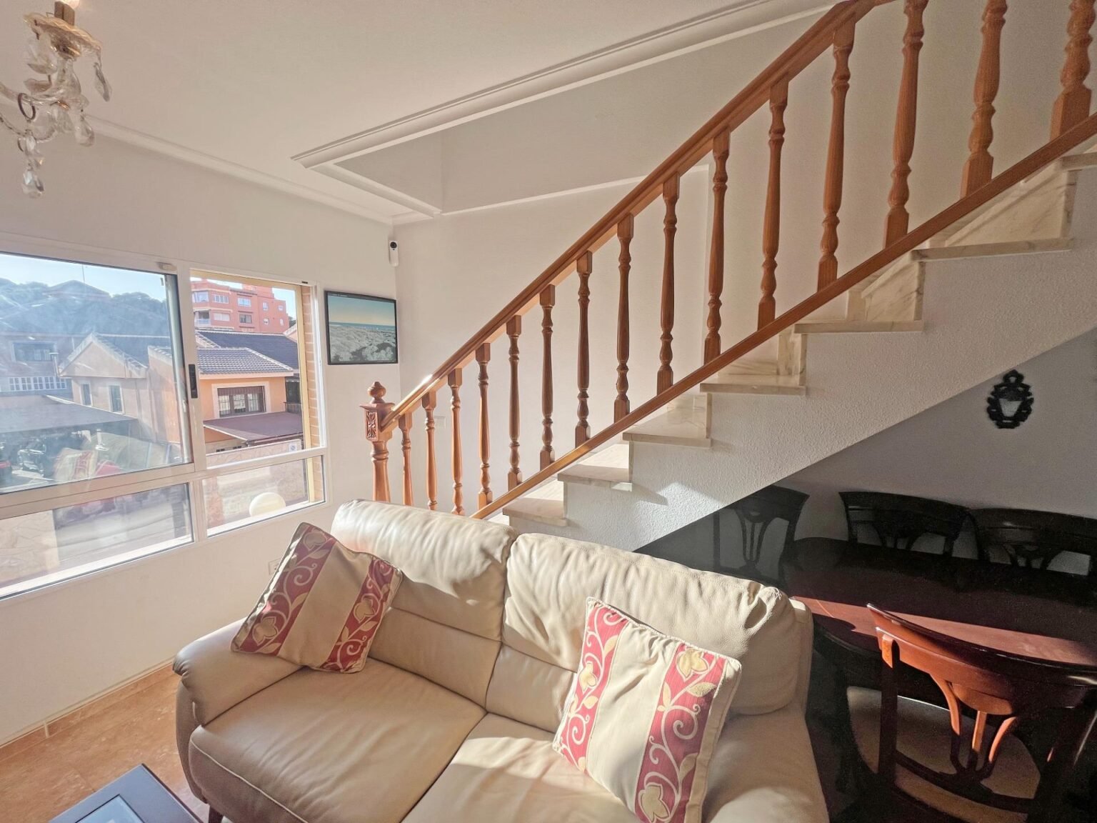 Interior acogedor de una casa