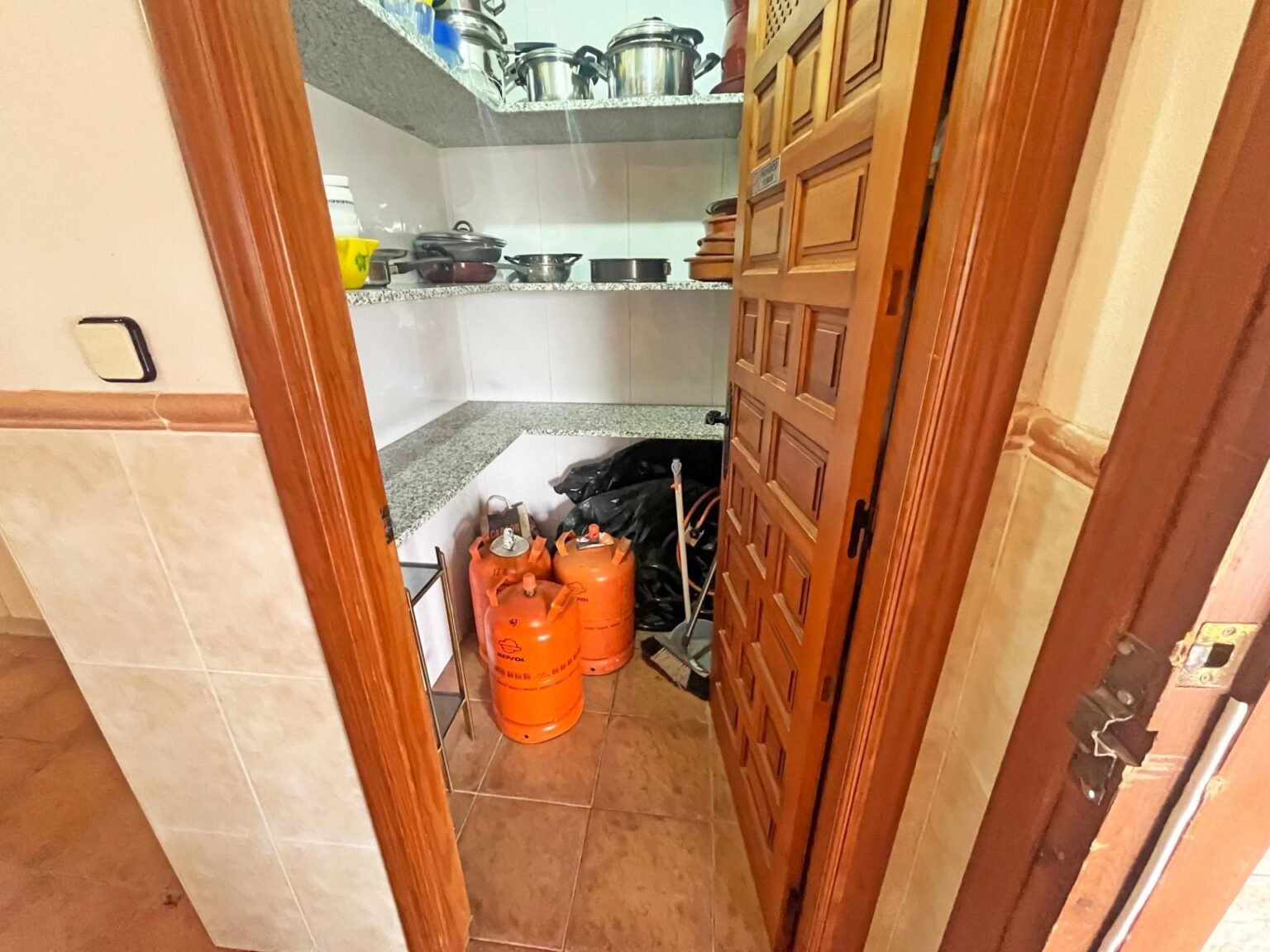 Despensa con cocina y gas