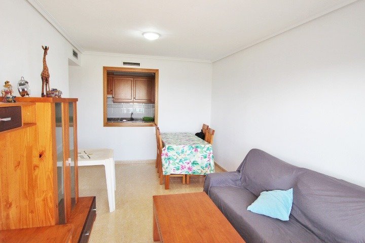 Sala de estar acogedora y luminosa