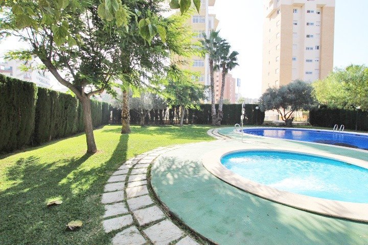 Zona de piscina en residencial