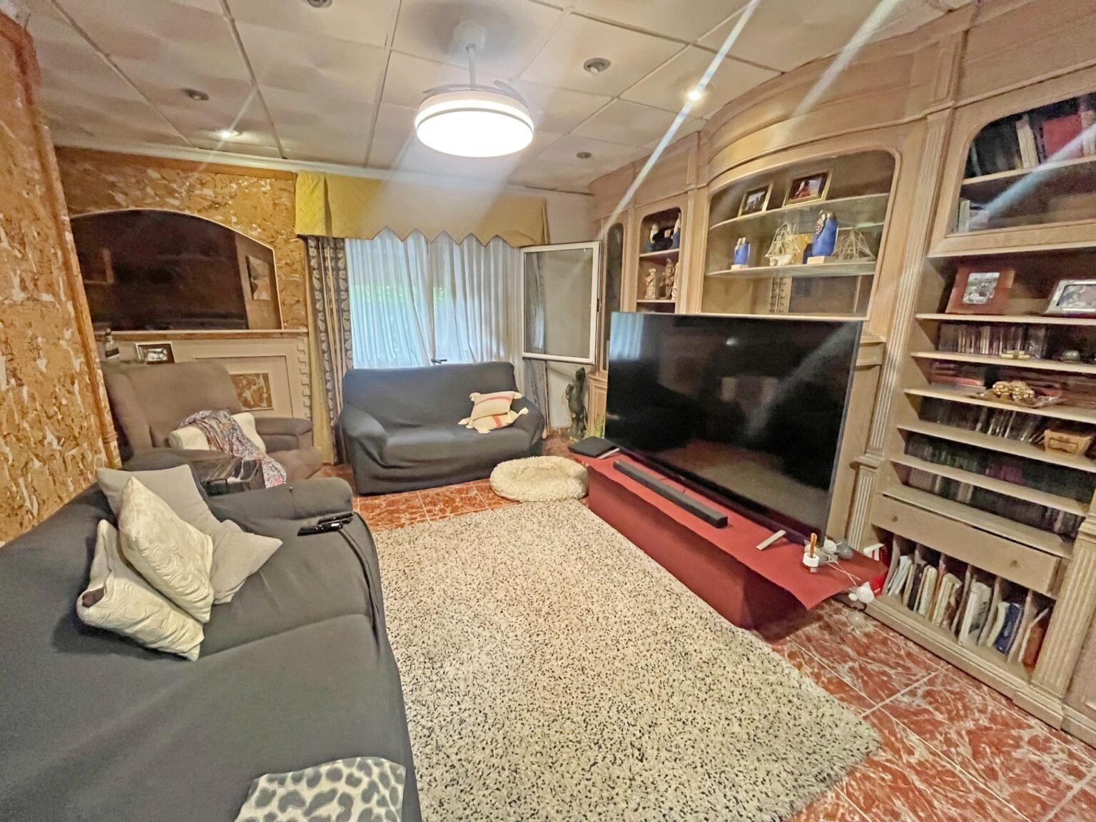 Sala de estar acogedora y moderna