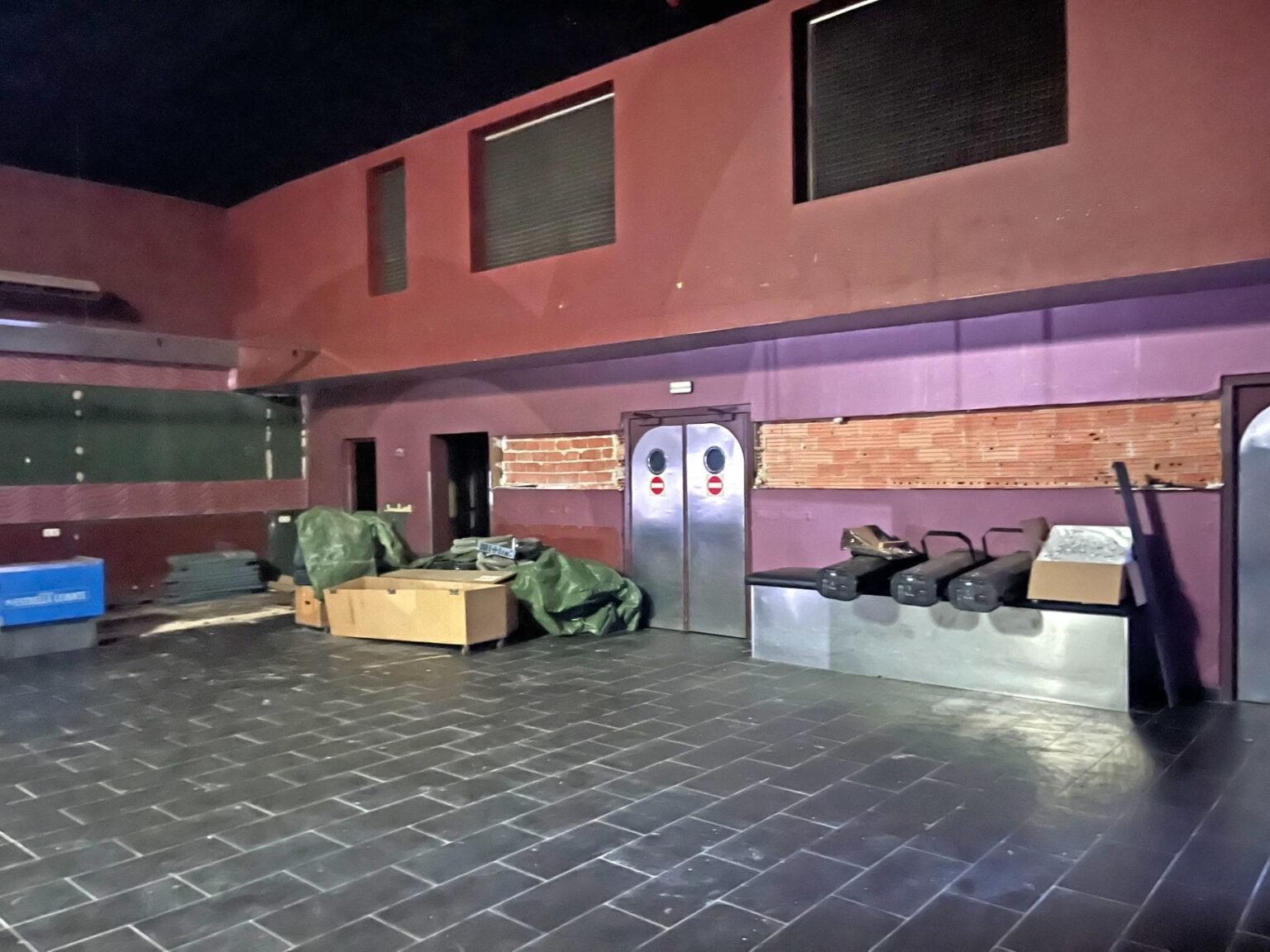 Interior de un local vacío