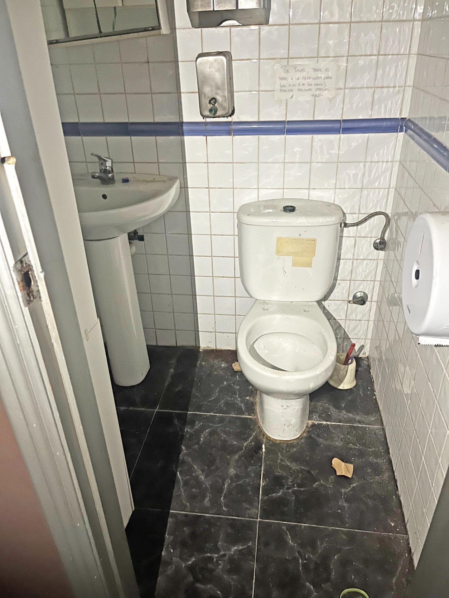 Baño pequeño y funcional