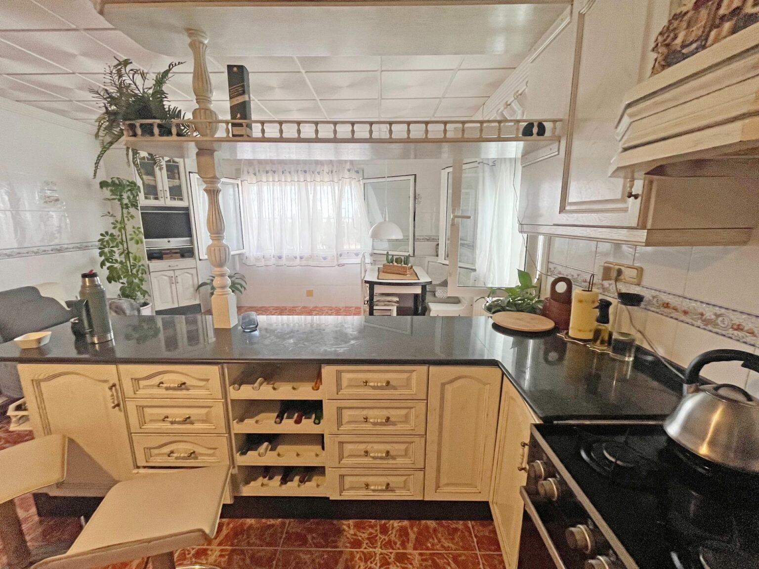 Cocina luminosa y moderna