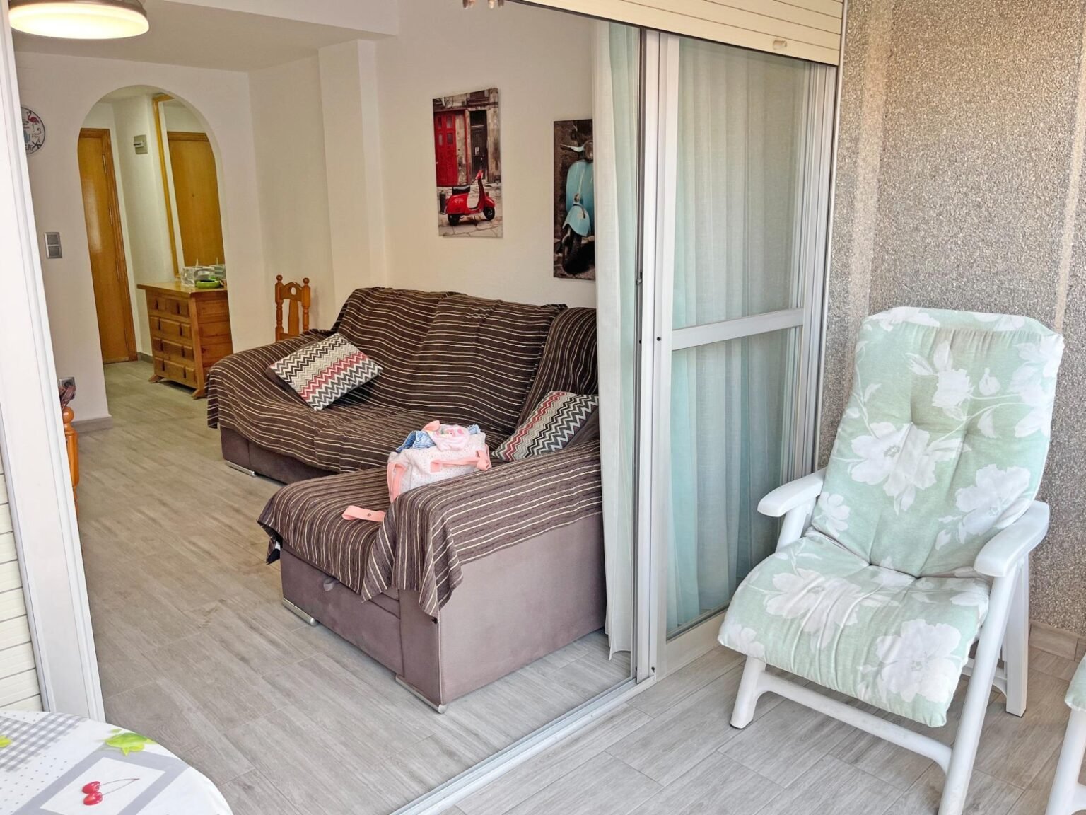 Sala de estar y terraza