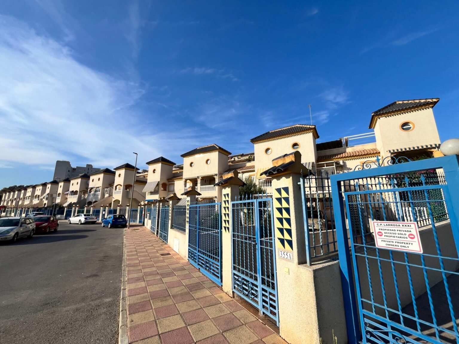 Conjunto de casas en zona residencial