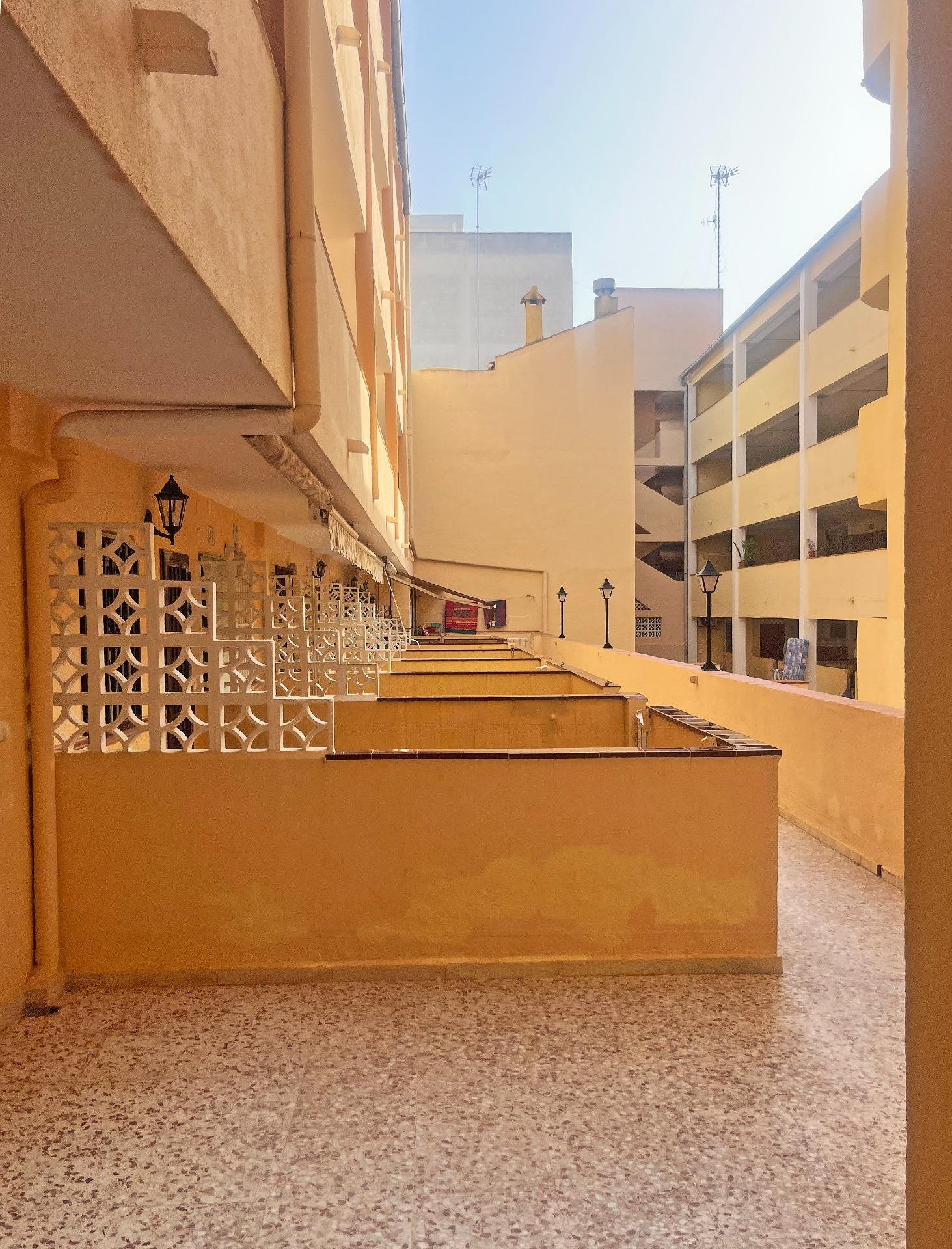 Pasillo en edificio residencial