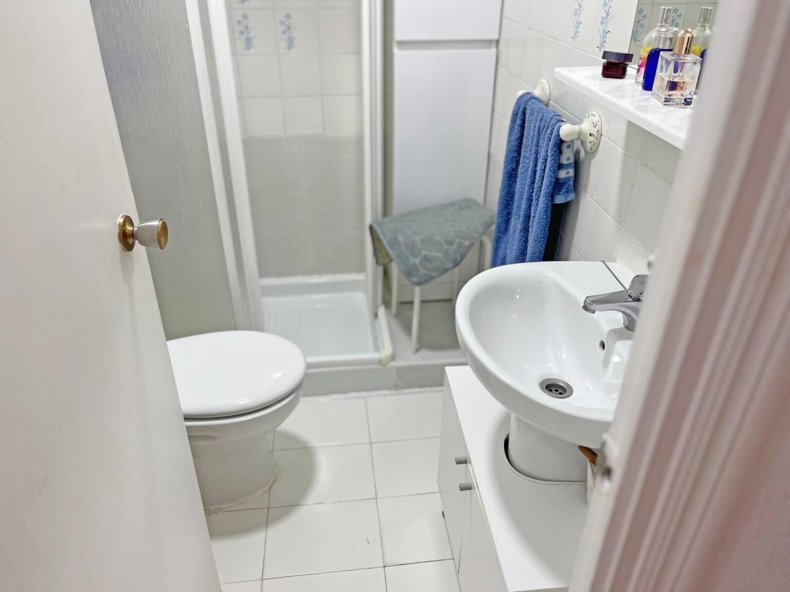 Baño pequeño y funcional