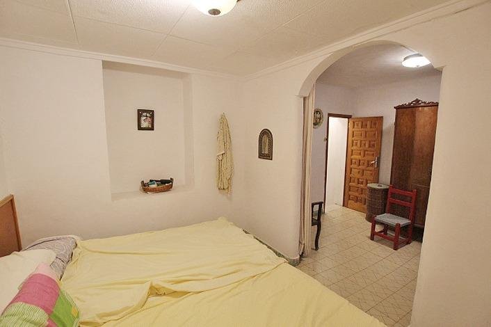 Habitación con decoraciones sencillas