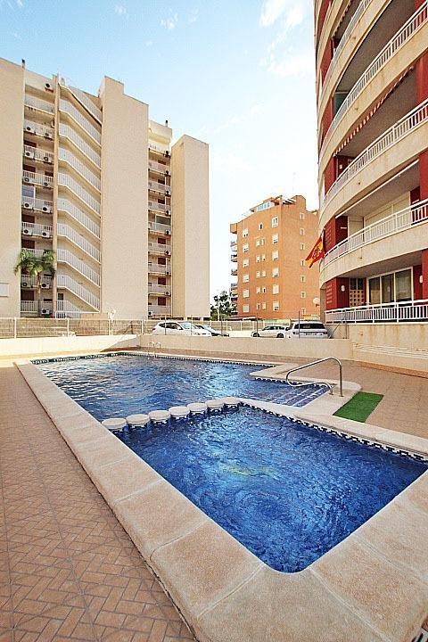 Piscina en complejo residencial