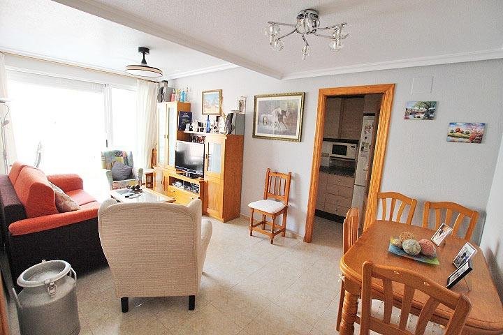 Sala de estar con comedor