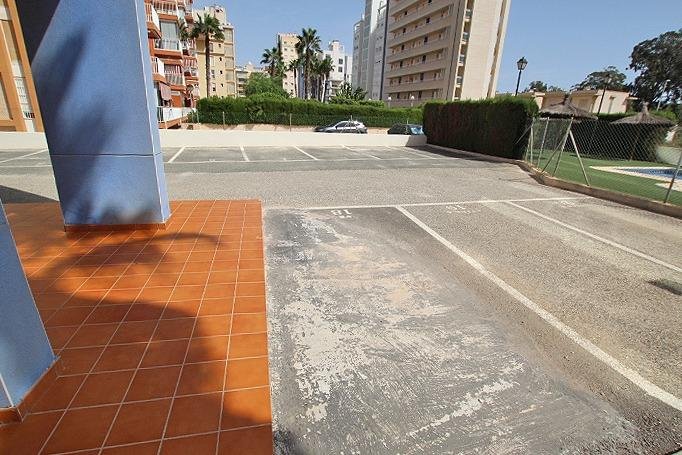 Zona de aparcamiento vacía