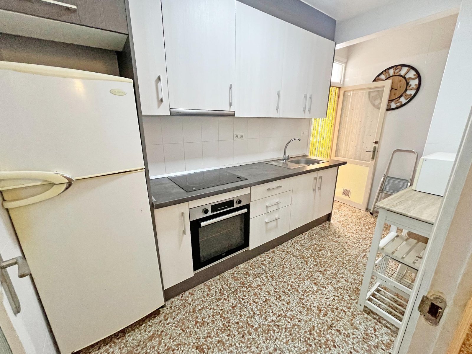 Cocina moderna y bien equipada
