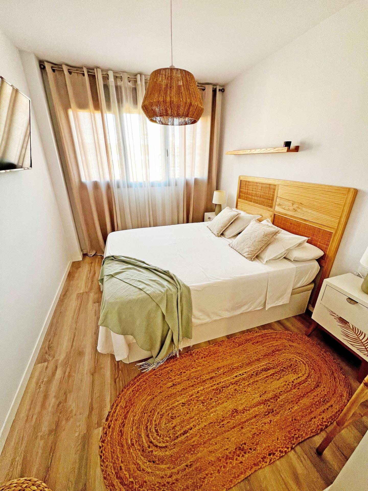 Habitación acogedora con cama doble