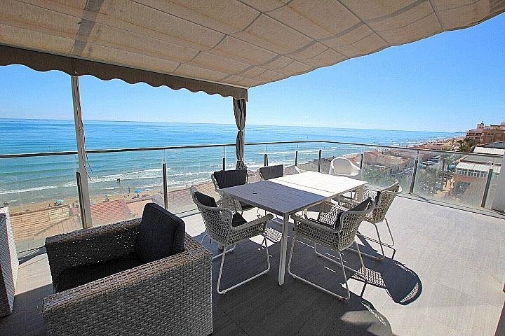 Terraza con vista al mar