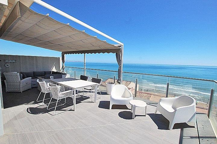 Terraza con vista al mar