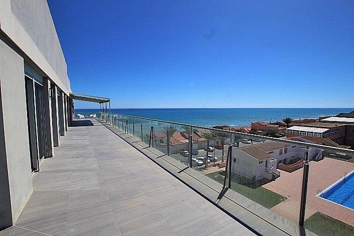 Terraza con vista al mar
