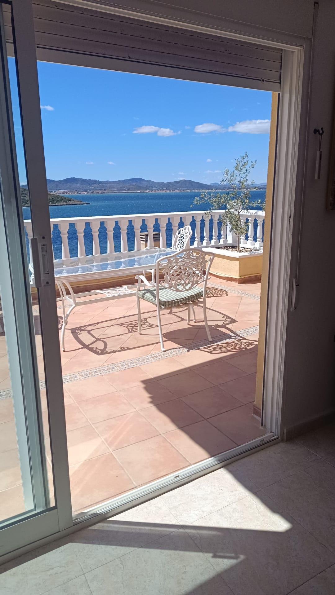 Terraza con vista al mar