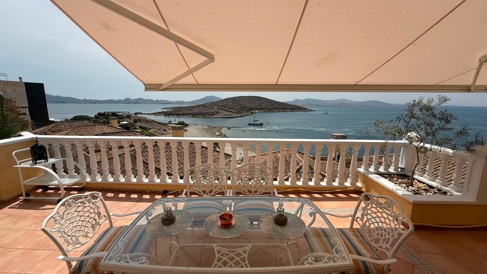 Terraza con vista al mar